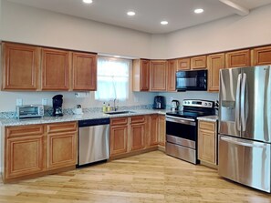 Full Size Kitchen