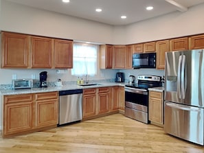 Full Size Kitchen