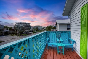 Balcony, Seating