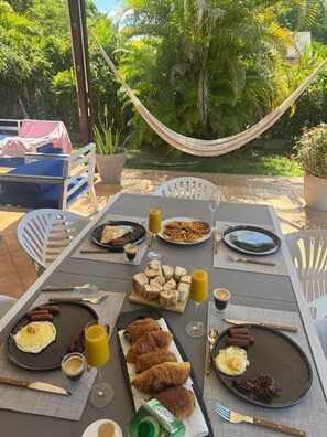 Outdoor dining