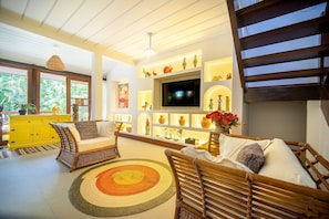 Seating area,Area and facilities