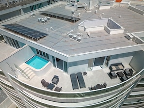 View(from property / room),Bird's eye view,Pool view,Landmark view