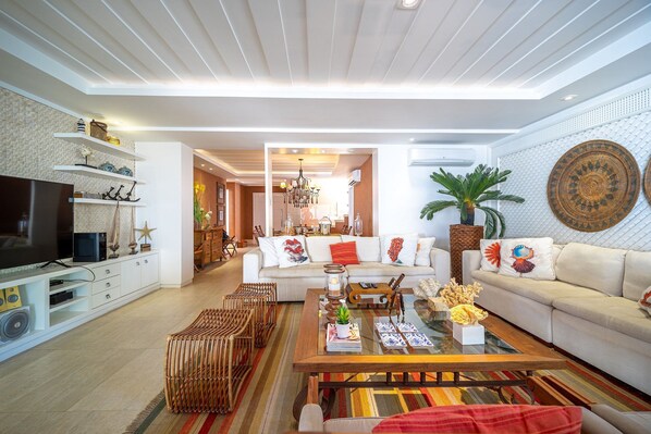 Living Room,Dining area