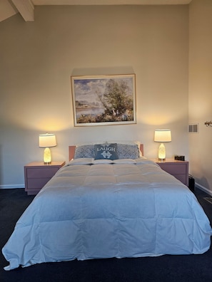Queen size bed.