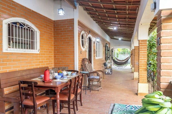 Outdoor dining