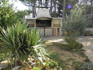 Garden with fireplace