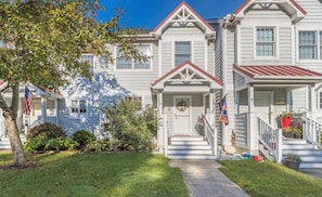 Front Exterior Photo