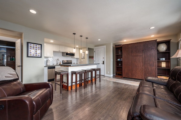 Living room, Kitchen.