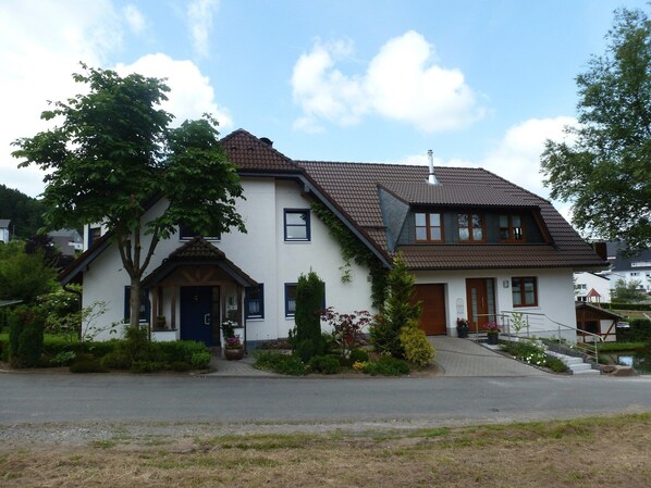 Extérieur maison de vacances [été]
