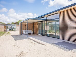 Außenseite Ferienhaus [Sommer]
