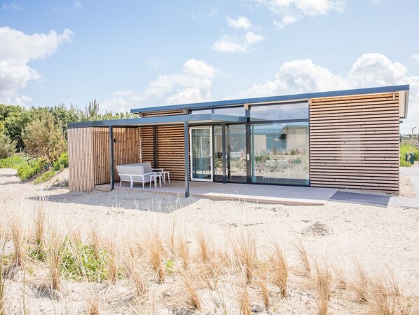 Außenseite Ferienhaus [Sommer]
