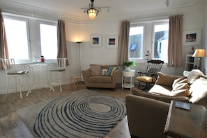 The spacious lounge is bright and fresh.