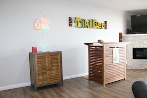 Tiki bar