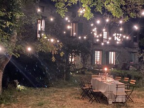 Outdoor dining