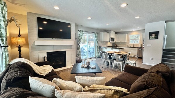 Living Room (1)
