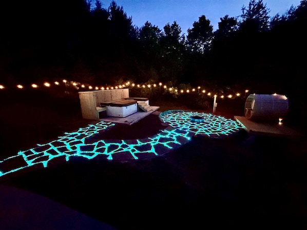 Immerse yourself in a nighttime ambiance that feels like it’s straight from the world of Avatar.