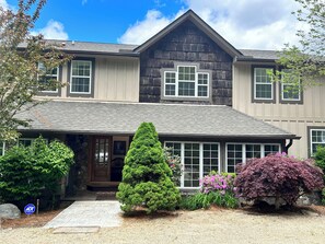 Front entrance with flowers !