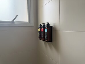 Bathroom amenities