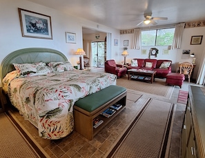 King bed, living and work area