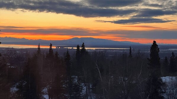 Breath taking views of Anchorage and Sleeping lady.  30 minutes from downtown.