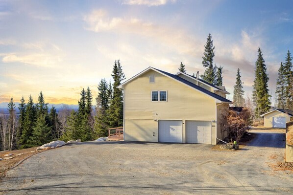 House by the fill overlooking the city