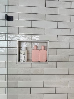 Bathroom amenities