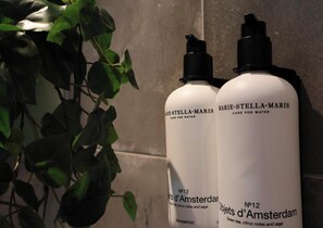 Bathroom amenities