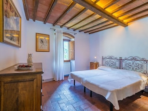 Ceiling, Hardwood, Hotel, Wood Stain, Villa, Bedroom, Bed, Lamp, Bed Frame, Bedding