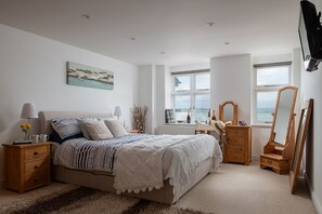 Shoreline Bedroom 1