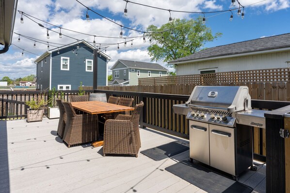 Outdoor dining