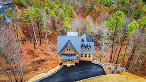 Cozy cabin vibes and unforgettable memories.