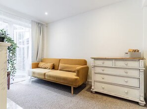 relaxing space that provides additional sleeping arrangements.