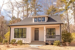 Newly Built Cottage!