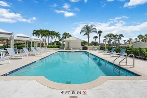 heated community pool with BBQ's &
washrooms just steps from your door

