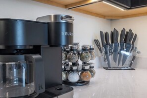 Kaffe og/eller kaffemaskine