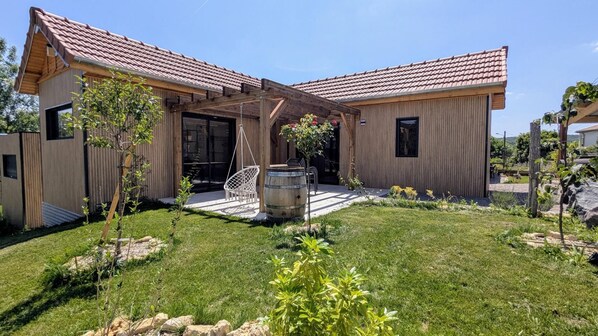 Photo 0