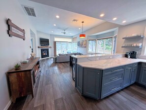 This single-level townhome has a bright and open-concept layout. Enjoy!