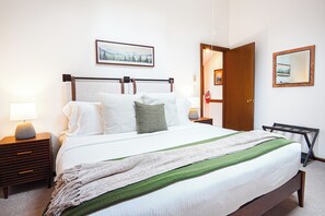 King Bedroom in the loft