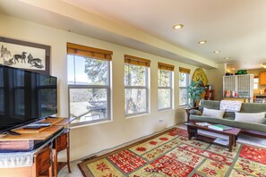 Living Room | Flat-Screen TV | Movies | 1st Floor