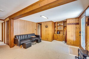 Living Room | Full Sleeper Sofa | Flat-Screen TV | Central Heating & A/C