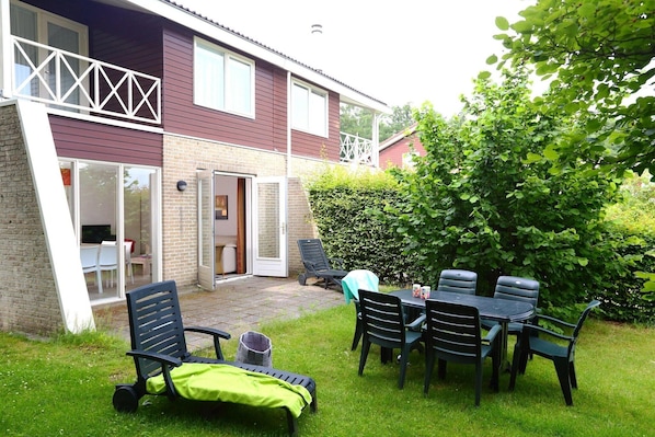 Außenseite Ferienhaus [Sommer]