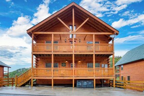 Your ultimate Smokies group getaway!