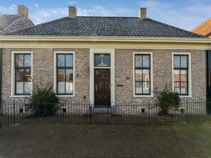 Außenseite Ferienhaus [Sommer]