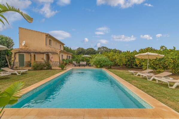 Holiday Home Swimming Pool