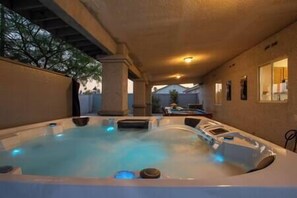 Indoor spa tub