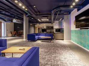 Sala de estar en el lobby