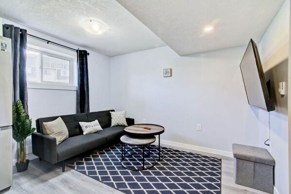 【Living Room】  Spacious for quality family bonding