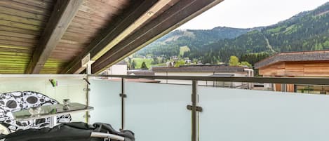 Decke, Wohnung, Balkon, Hartholz, Holzbeize, Holzboden, Geländer, Daylighting, Planke, Penthouse