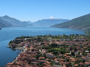 Mountainous Landforms, Water, Body Of Water, Water Resources, Residential Area, City, House, Hill, Mountain, Town