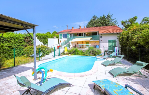 pool